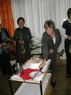 k praznovanju sodi tudi torta, za pogostitev je poskrbel Dom upokojencev Sevnica